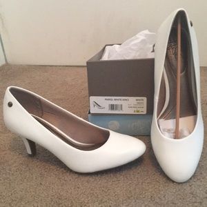 NIB Life Stride Parigi White Heels Size 8